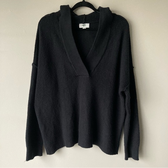 aerie Sweaters - Aerie Women’s Comfy‎ Waffle Knit Black Hooded Sweater V-Neck Medium